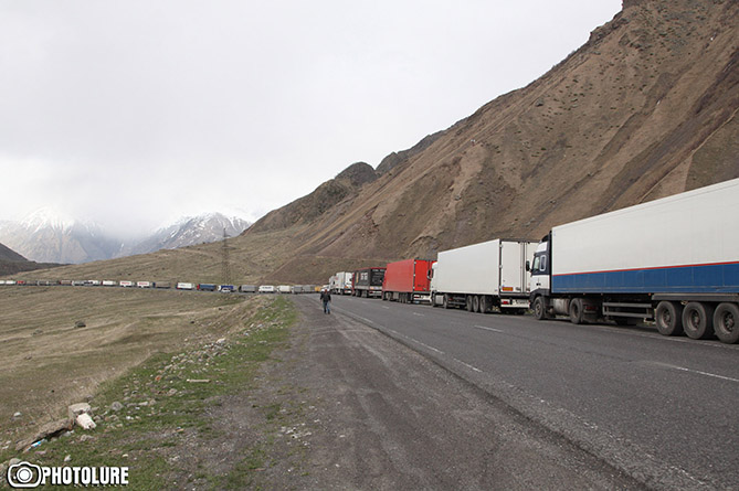 Վրաստանի սահմանին կուտակված բեռնատարների հարցը կլուծվի Վրաստանի սահմանին կուտակված բեռնատարների հարցը կլուծվի