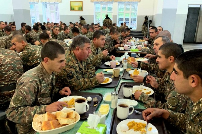 Поставщикам продуктов питания для ВС в Армении будет оказано госсодействие для создания продрезервов