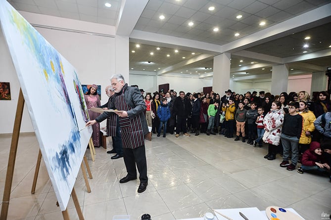 "Молитва" для народа Китая: армянские художники создали полотно в поддержку жителей Поднебесной (ФОТО) "Молитва" для народа Китая: армянские художники создали полотно в поддержку жителей Поднебесной (ФОТО)