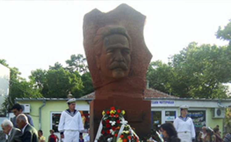 Памятник генералу Андранику установлен в Варне