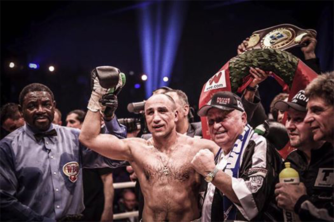 Артур Арбахам победил Робина Красники и претендует на пояс WBO (ВИДЕО) 