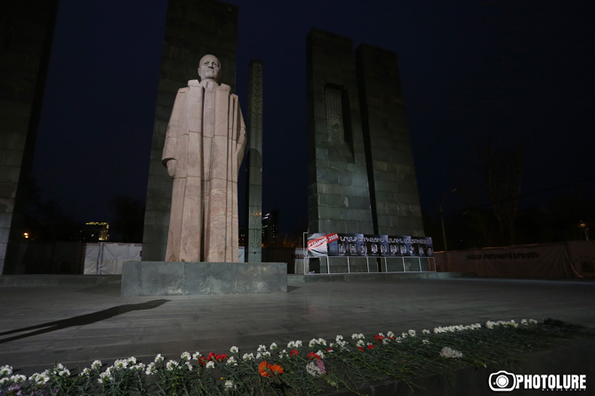 В Ереване завершилось шествие в память о жертвах 1 марта 2008  года (ФОТО)