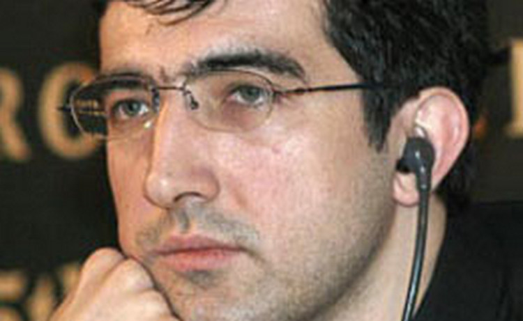 Чемпион мира по шахматам Владимир Крамник прибудет в среду в Ереван