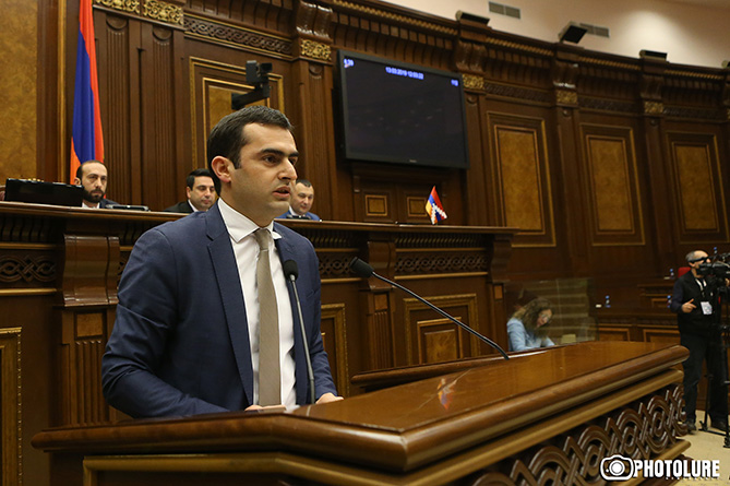 Акоп Аршакян избран вице-спикером парламента Армении. Оппозиция не голосовала