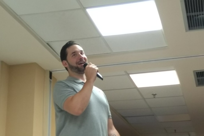 Алексис Оганян рассказал в Ереване о своих ощущениях "немного посла" и о том, за что ему стыдно (ФОТО) Алексис Оганян рассказал в Ереване о своих ощущениях "немного посла" и о том, за что ему стыдно (ФОТО)