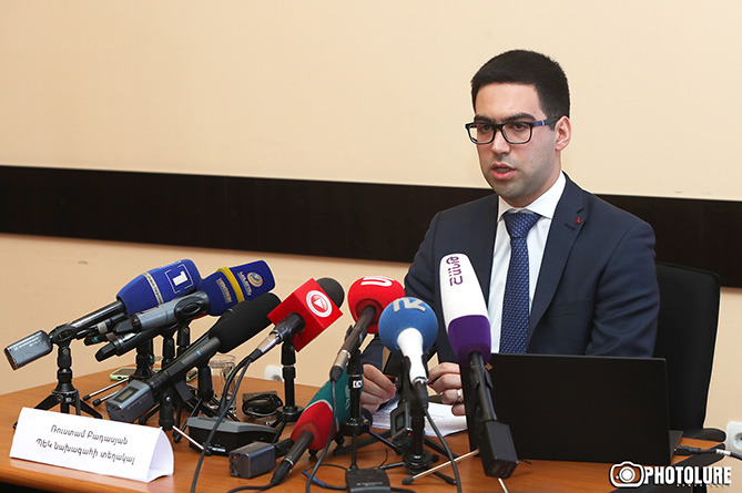 Бадасян объяснил отсутствие оппозиции в составе комиссии по реформе Конституции Армении