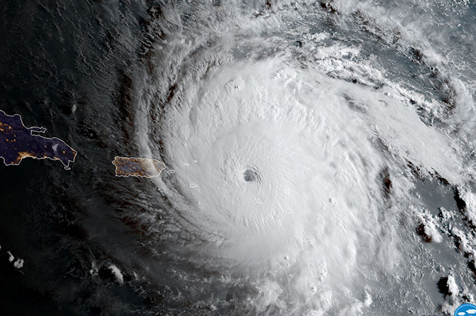 В сети появили кадры ужасающих разрушений от удара урагана "Ирма" по острову Тортола (ВИДЕО)