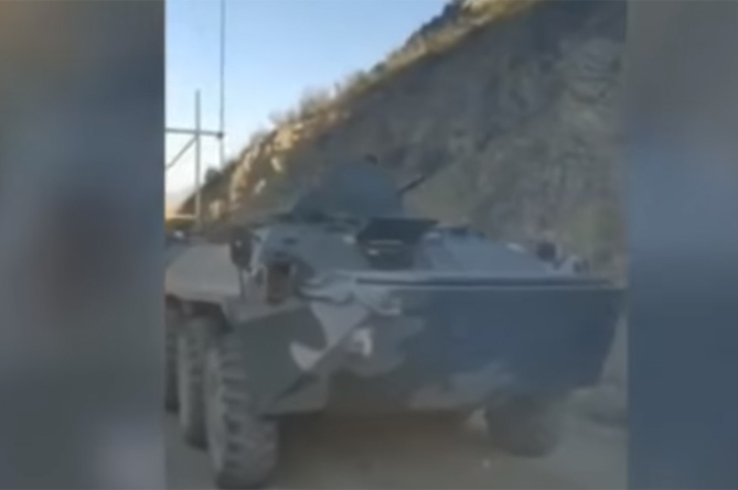 Опубликованы уникальные кадры разгромленной бронетехники Азербайджана (ВИДЕО) Опубликованы уникальные кадры разгромленной бронетехники Азербайджана (ВИДЕО)