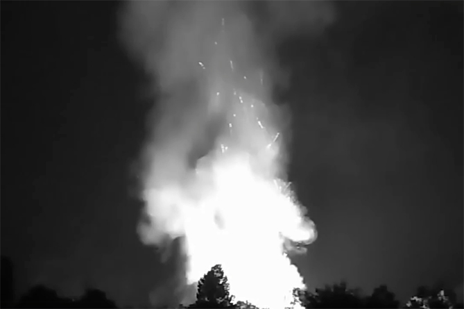 Армия обороны Арцаха нанесла удар по азербайджанской колонне с боеприпасами (ВИДЕО)