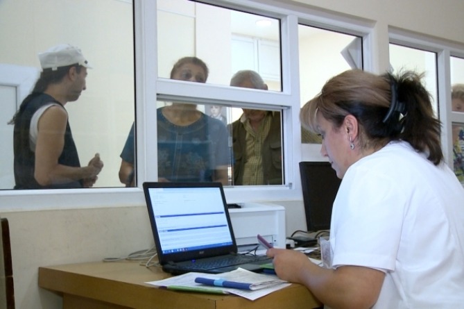 Поликлиники в Армении могут начать работать дольше
