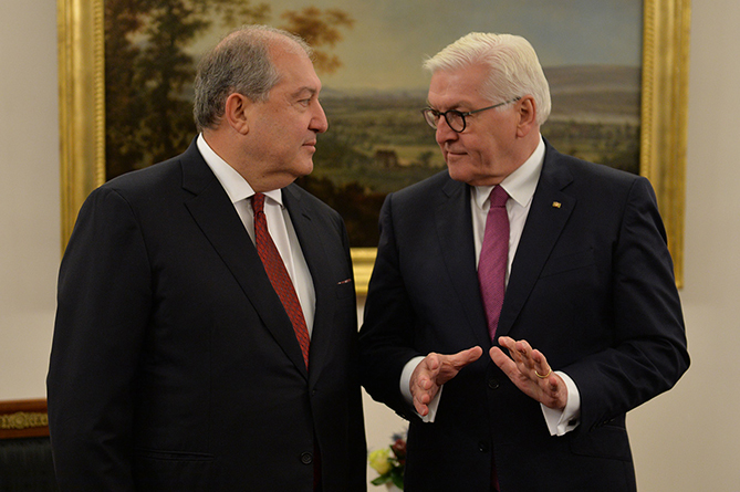 Саркисян пригласил президента Германии посетить Армению с официальным визитом (ФОТО) Саркисян пригласил президента Германии посетить Армению с официальным визитом (ФОТО)