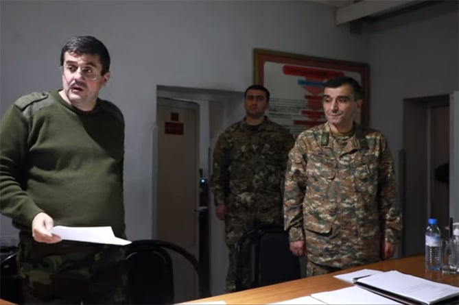 Արցախի ՊԲ նախկին հրամանատար Միքայել Արզումանյանը կալանավորվեց Արցախի ՊԲ նախկին հրամանատար Միքայել Արզումանյանը կալանավորվեց