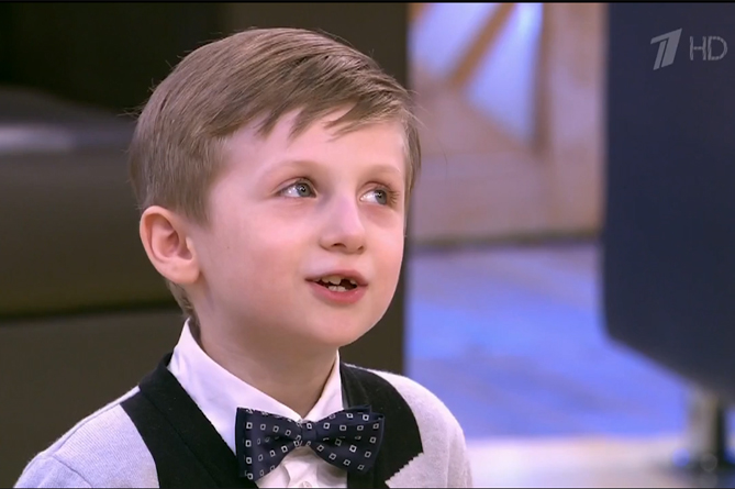 7-летний Александр Бейлерян блистательно прочитал "Евгения Онегина" на шоу "Пусть говорят" (ВИДЕО) 7-летний Александр Бейлерян блистательно прочитал "Евгения Онегина" на шоу "Пусть говорят" (ВИДЕО)