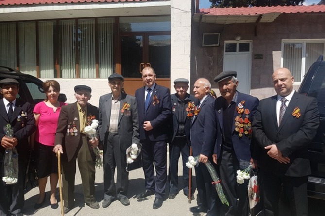 Մայիսյան տոների առթիվ «ԳեոՊրոՄայնինգ» ընկերությունը շնորհավորում է Հայրենական Մեծ Պատերազմի վետերաններին Մայիսյան տոների առթիվ «ԳեոՊրոՄայնինգ» ընկերությունը շնորհավորում է Հայրենական Մեծ Պատերազմի վետերաններին