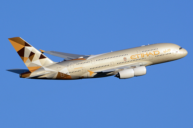 Более 30 человек пострадали из-за турбулентности в самолете Etihad Airways Более 30 человек пострадали из-за турбулентности в самолете Etihad Airways