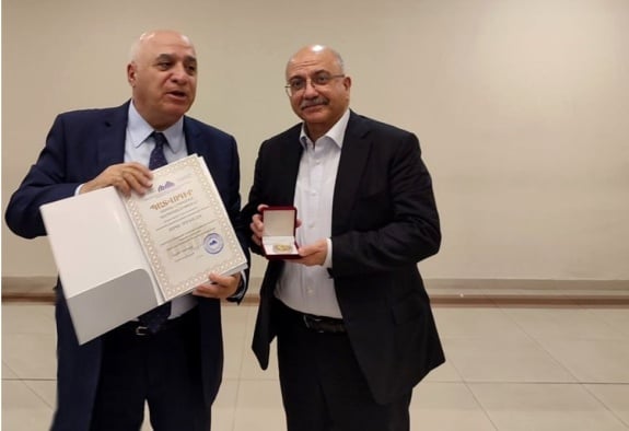 «ԱՌԿԱ» գործակալությունը պարգևատրվել է Հայաստանի արդյունաբերողների և գործարարների միության ոսկե մեդալով և պատվոգրով (ՖՈՏՈ)