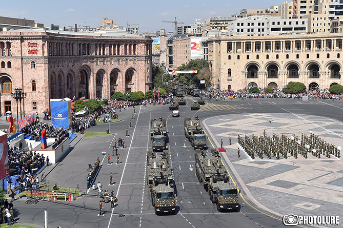 Армения отпраздновала 25-летие независимости беспрецедентным парадом-7