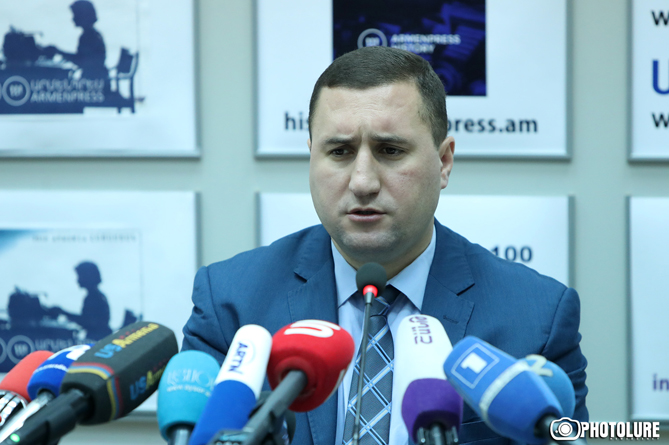 Փաշինյանը Գաբրիել Բալայանին ազատել է պաշտպանության նախարարի տեղակալի պաշտոնից Փաշինյանը Գաբրիել Բալայանին ազատել է պաշտպանության նախարարի տեղակալի պաշտոնից