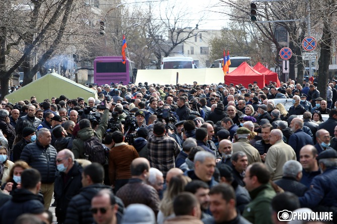 Манукян призвал готовиться ко дню X: силе Пашиняна надо противопоставить другую силу Манукян призвал готовиться ко дню X: силе Пашиняна надо противопоставить другую силу