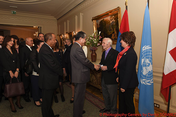 Шарль Азнавур организовал в Женеве прием в честь 25-летия независимости Армении