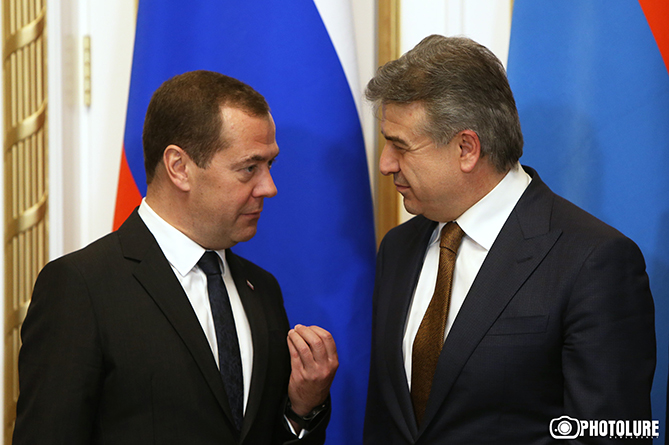 Карапетян и Медведев обсудили вопросы армяно-российской повестки Карапетян и Медведев обсудили вопросы армяно-российской повестки