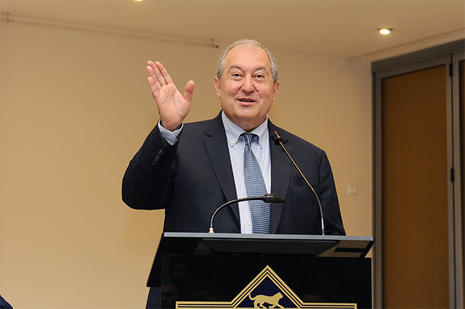 Նախագահը մեկնել է կարճատև արձակուրդ