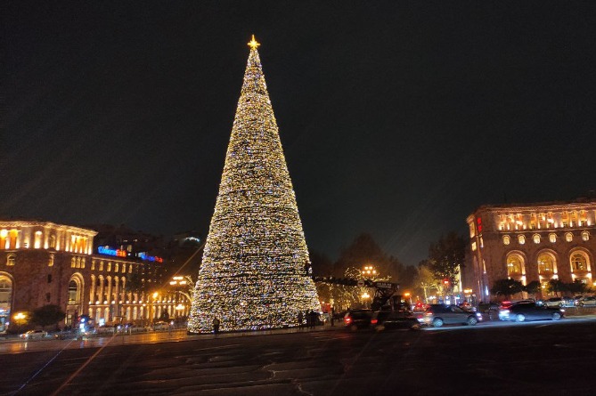 Огни на главной елке Армении зажгутся в это воскресенье 