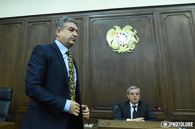 Премьер-министр представил заявление о вступлении в ряды Республиканской партии Армении 