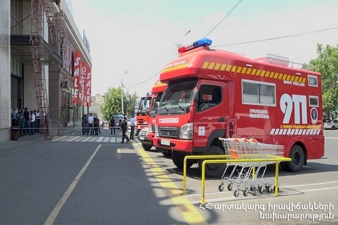Армянские пожарные вынуждены тушить пожары в приграничных селах под огнем противника – МЧС направил в Тавуш дополнительные силы Армянские пожарные вынуждены тушить пожары в приграничных селах под огнем противника – МЧС направил в Тавуш дополнительные силы