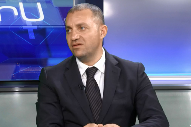 Էկոնոմիկայի նախարարի պ/կ–ն գտավ հովվի. ուրախ են և′ նա, և′ հովիվը, և′ գործատուն (ՖՈՏՈ) Էկոնոմիկայի նախարարի պ/կ–ն գտավ հովվի. ուրախ են և′ նա, և′ հովիվը, և′ գործատուն (ՖՈՏՈ)