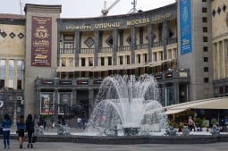 Участок улицы в центре Еревана будет перекрыт из-за церемонии открытия памятника Азнавуру