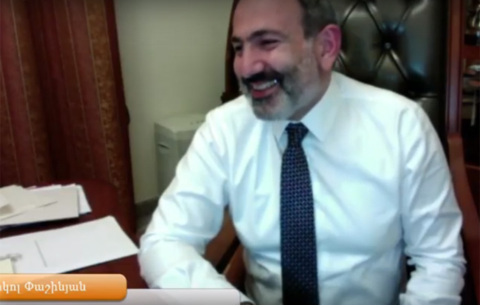 «Պապ, բա Աշոտը ե՞րբ ա գալու». Փաշինյանի դուստրը «ներխուժեց» ուղիղ եթեր (ՎԻԴԵՈ) «Պապ, բա Աշոտը ե՞րբ ա գալու». Փաշինյանի դուստրը «ներխուժեց» ուղիղ եթեր (ՎԻԴԵՈ)
