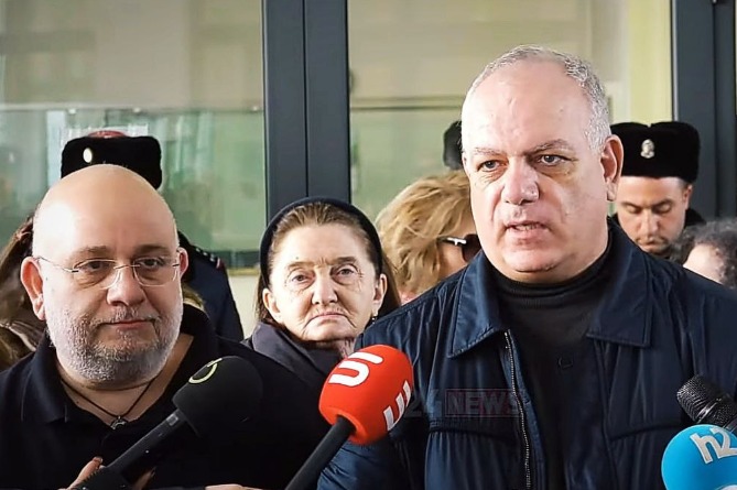 В Ереване прошла акция протеста с требованием отставки главы Минобразования В Ереване прошла акция протеста с требованием отставки главы Минобразования
