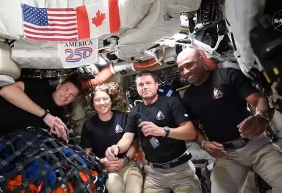 Человек снова облетел Луну и сделал это с размахом: миссия Artemis II побила рекорд «Аполлонов»