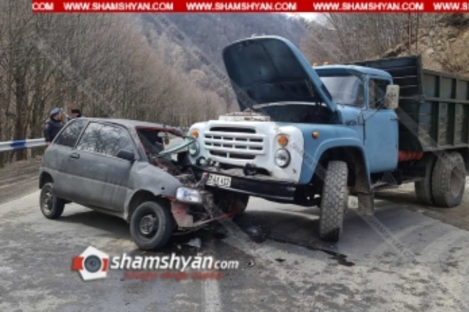 Տավուշում ԶԻԼ–ը բախվել է մարդատար մեքենային, կա 5 վիրավոր Տավուշում ԶԻԼ–ը բախվել է մարդատար մեքենային, կա 5 վիրավոր
