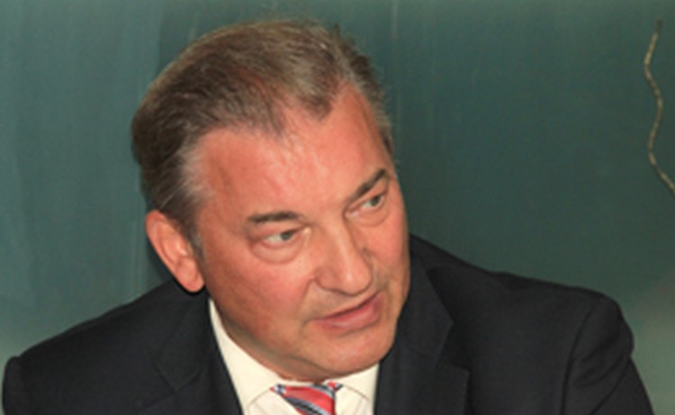 Владислав Третьяк переизбран президентом ФХР на третий срок