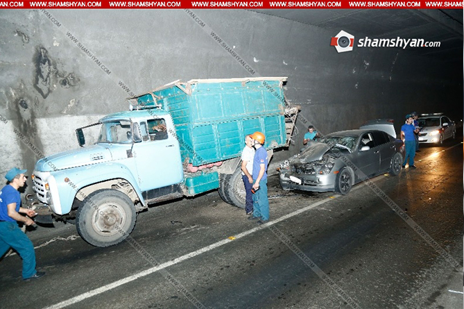Ստեփանավանի թունելում բախվել են Nissan–ն ու ԶԻԼ–ը. 2 մարդ հոսպիտալացվել է