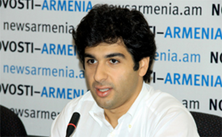 Госмолодежный оркестр Армении откроет новый сезон концертом с известной американской пианисткой Джулией Зильберквит