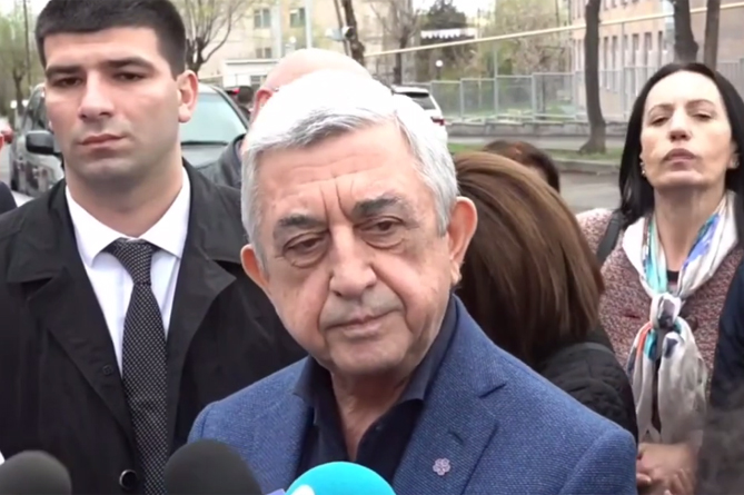 «К миру так не идут»: Серж Саргсян ответил на заявления Пашиняна и предложил обнародовать все документы по Карабаху(ВИДЕО) «К миру так не идут»: Серж Саргсян ответил на заявления Пашиняна и предложил обнародовать все документы по Карабаху(ВИДЕО)