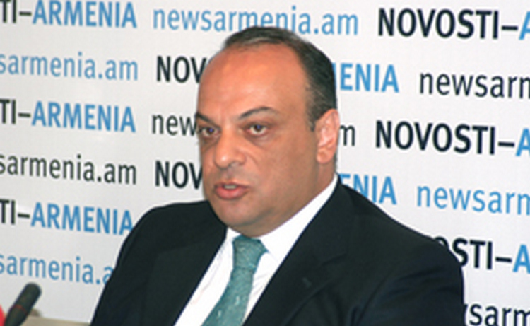 Экс-глава МИД Карабаха не поддержит Раффи Ованнисяна