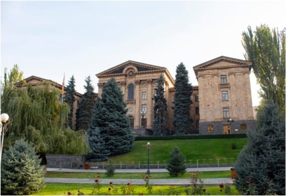 Հայաստանում  3 նախարարություն անվանափոխվեց