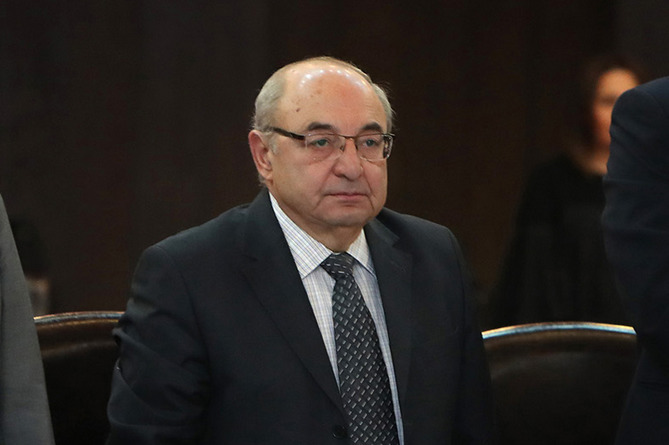 Кочарян заявил о поддержке армянской оппозиции и ее единого кандидата Вазгена Манукяна Кочарян заявил о поддержке армянской оппозиции и ее единого кандидата Вазгена Манукяна