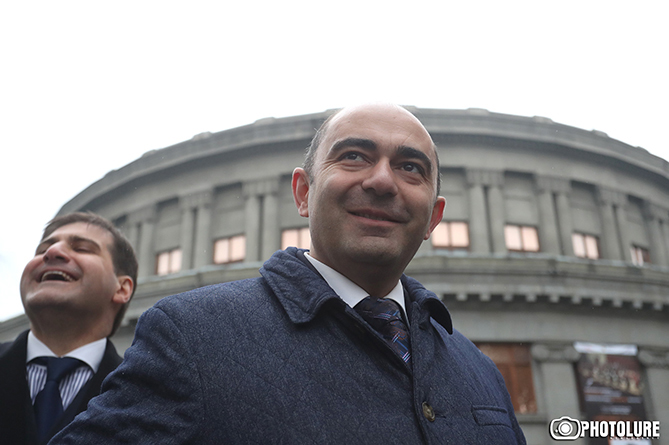 «Լուսավոր Հայաստան» կուսակցության ղեկավար Էդմոն Մարուքյանն իր ուղերձը հղեց հայաստանցիներին «Լուսավոր Հայաստան» կուսակցության ղեկավար Էդմոն Մարուքյանն իր ուղերձը հղեց հայաստանցիներին