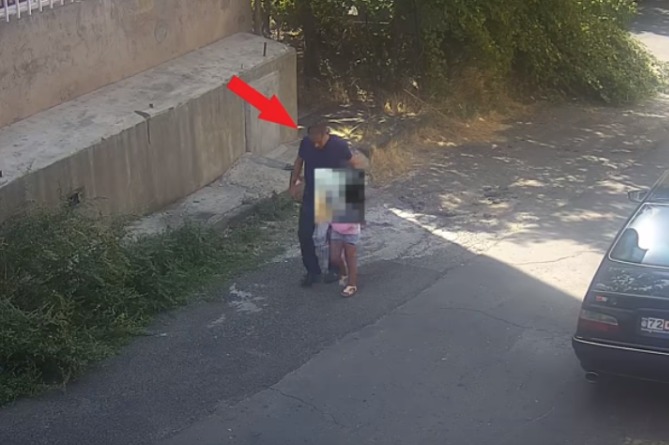 Երևանում ոտնձգություն է կատարվել անչափահասի նկատմամբ. զննության են ենթարկվել դեպքի վայրի մոտ գործող տեսախցիկները (ՎԻԴԵՈ)