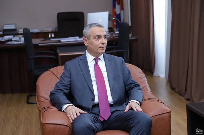 Արցախի ԱԳ նախարար. «չեմ բացառում իմ ակտիվ մասնակցությունն ընտրություններին» Արցախի ԱԳ նախարար. «չեմ բացառում իմ ակտիվ մասնակցությունն ընտրություններին»