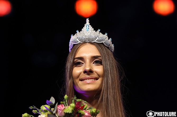  «Միսս Հայաստան 2017» մրցույթի հաղթողը նոր թագ է նվեր ստացել