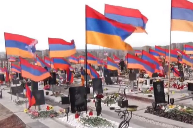 «Մարտի 8–ը` խորը ցավով». ընդդիմությունը երթ էր կազմակերպել դեպի Եռաբլուր (ՎԻԴԵՈ) «Մարտի 8–ը` խորը ցավով». ընդդիմությունը երթ էր կազմակերպել դեպի Եռաբլուր (ՎԻԴԵՈ)