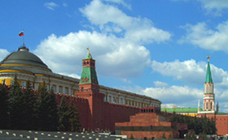 Москва стоит в традиционных пятничных пробках
