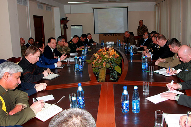 Հայաստանը պատրաստ է անմիջական ռազմական աջակցություն ցուցաբերել ԼՂՀ պաշտպանության հարցում. ՊՆ Հայաստանը պատրաստ է անմիջական ռազմական աջակցություն ցուցաբերել ԼՂՀ պաշտպանության հարցում. ՊՆ