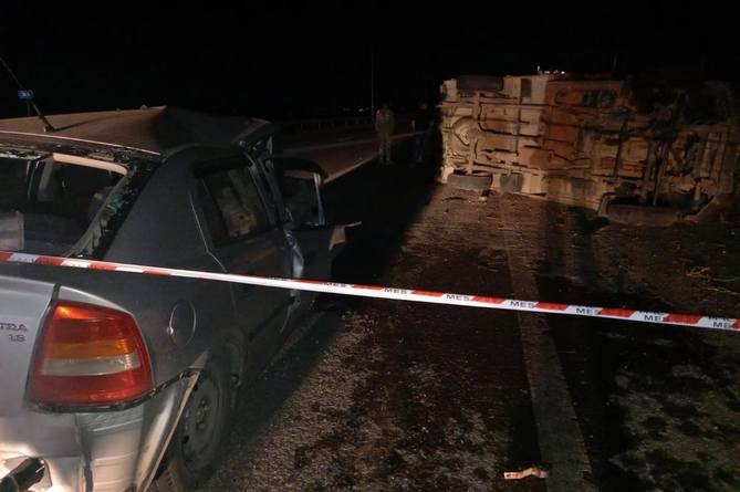 Два военных автомобиля столкнулись на трассе Ерасх-Ереван, погиб военный, 5 ранены 